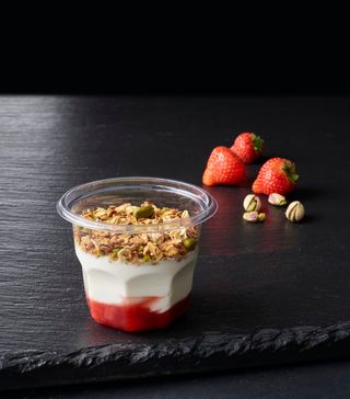 Fromage Blanc Fraise Granola Pistache