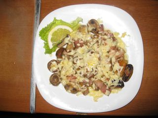 Гъбки с бекон и кашкавал (300г)