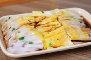 53 Tagliatelle di riso con maiale e uova