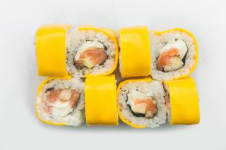 Сирний рол з лососем  (250г/8шт)