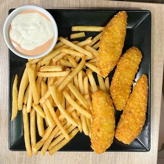 Stripsy z kurczaka z frytkami 4szt