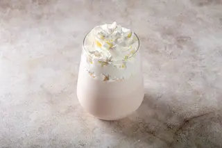 КЛУБНИЧНЫЙ МОЛОЧНЫЙ КОКТЕЙЛЬ 350