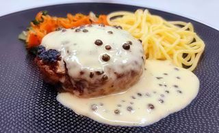 Steak haché au poivre