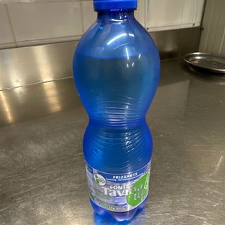 Acqua frizzante piccola