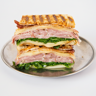 Sandwich Cheese Bacon + Patatas + Bebida