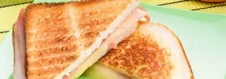 Sándwich Mixto Con Jamón Y Queso