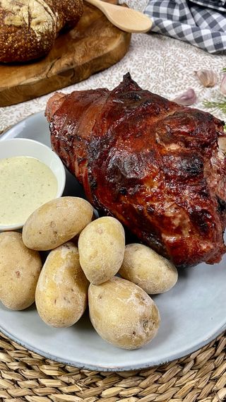 Menú de codillo asado al carbón
