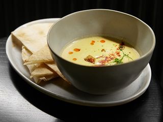 Вершково-сирний суп з  хрусткою куркою (300/60г)