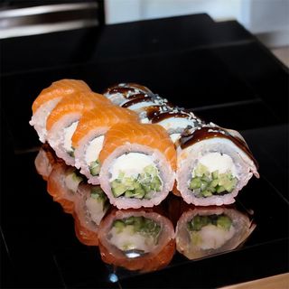 Філадельфія з Вугрем та Лососем