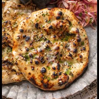 Naan de Cebolla y Ajo 