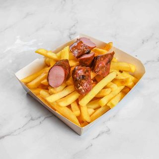 Patatine fritte con wurstel o polpettine