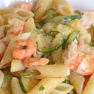 Pennette con zucchine e gamberetti