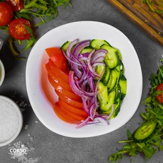 Salata de rosii si castraveti