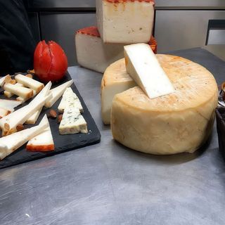 Tabla De Quesos Variados