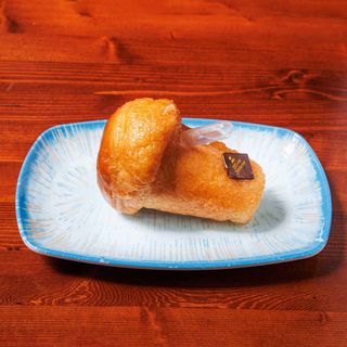 Babà napoletano al rum, panna e frutta
