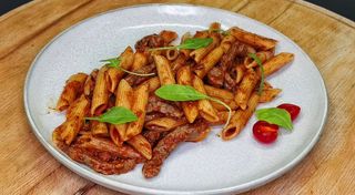 Pasta sa biftek rezancima