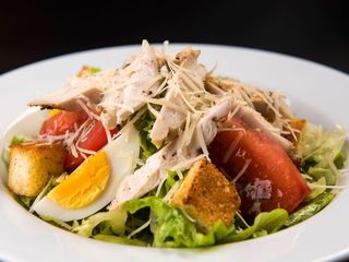САЛАТ ЦЕЗАР З КУРКОЮ (200g)