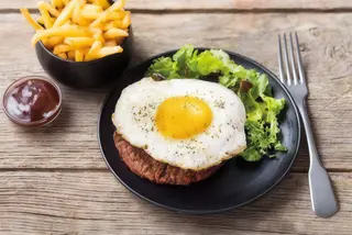 Steak À Cheval
