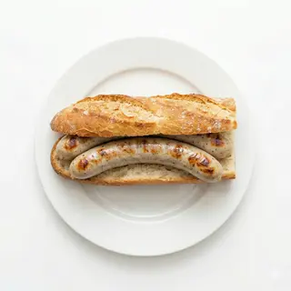 Bocadillo Bratwurst Con Pan De Viena