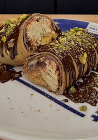 Dubai palačinka sa crnom čokoladom