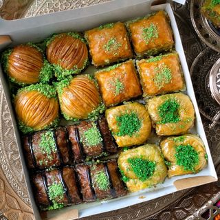 Сет из пахлавы с грецким орехом (16шт)