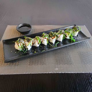 Uramaki Salmón, Aguacate Y Wakame (8 uds.)