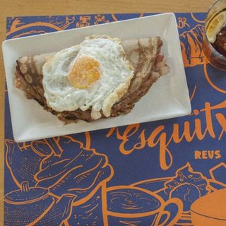 Crêpe Salado De Huevo Frito, Jamón dulce y queso