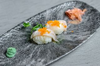 Dorada Con Aceite De Trufas Y Huevas De Pescado