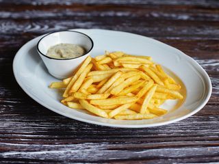 Картопля фрі з трюфельним айолі (200g)