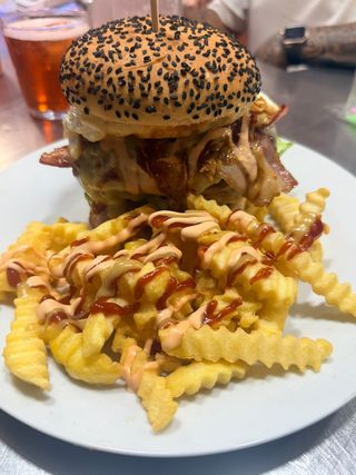 Hamburguesa De La Casa