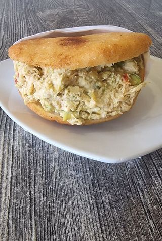 Arepa Reina Pepiada