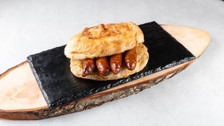 Domaća dimljena roštilj kobasica