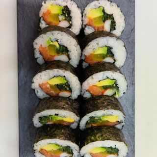 32-D Futo Salmón 10 Piezas