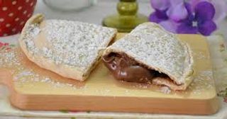 Calzone con pasta di pizza e nutella