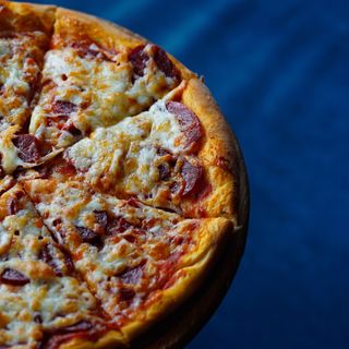 Піца Пепероні (велика 42 см) 1000 г