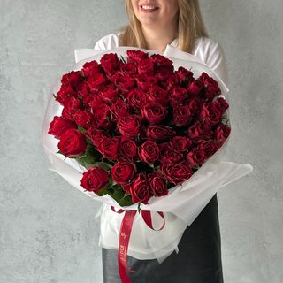 Букет  51 червона троянда