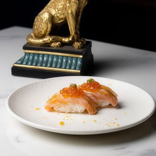20. Nigiri De Salmón Con Ikura (2 Pzs.)