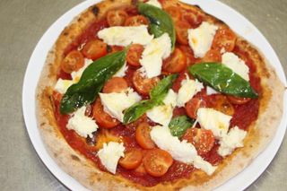 Pizza Caprese