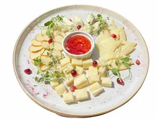 Грузинські сири з гострим медом (150g)