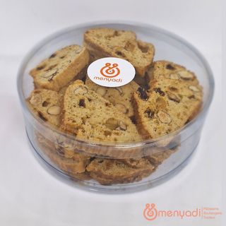 FEKKAS AUX AMANDES ET RAISINS