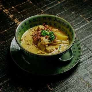 Caril Amarelo da Malásia de Frango