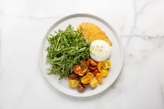 Salada de Burrata, Rúcula e Tomate (versão menu)