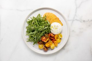 Salada de Burrata, Rúcula e Tomate (versão menu)