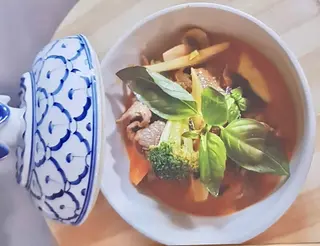 Ternera Al Curry Rojo