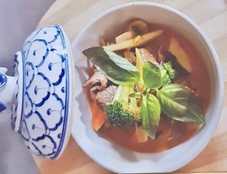 Ternera Al Curry Rojo