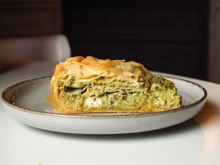 Пиріг зі шпинатом та сиром (125g)