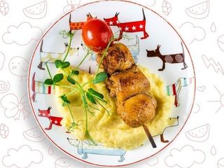 Курячий шашличок з картопляним пюре