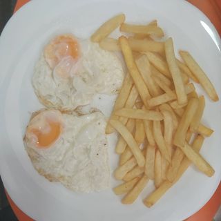 Tapa De Huevos Fritos Con Patatas (2 Uds.)
