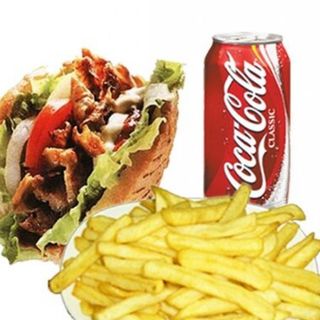 Döner / Pita Kebab Con Patata y Bebida 