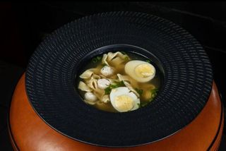 Курячий бульйон з домашньою локшиною 